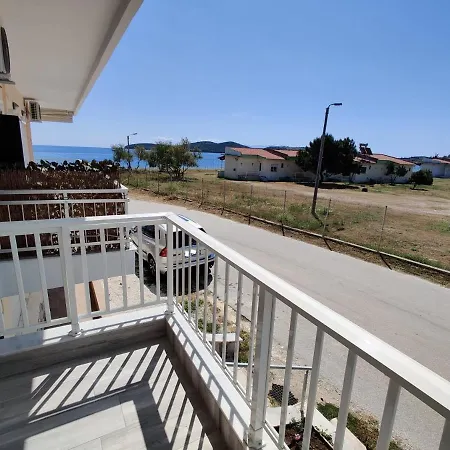 Eva Apartment Néa Péramos